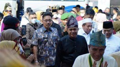 Bupati Labuhanbatu Selatan H. Edimin Hadiri Upacara Hari Guru Nasional ke 77 Tahun 2022 Provinsi Sumatera Utara yang Dilaksanakan di Alun-Alun Pemkab Deli Serdang
